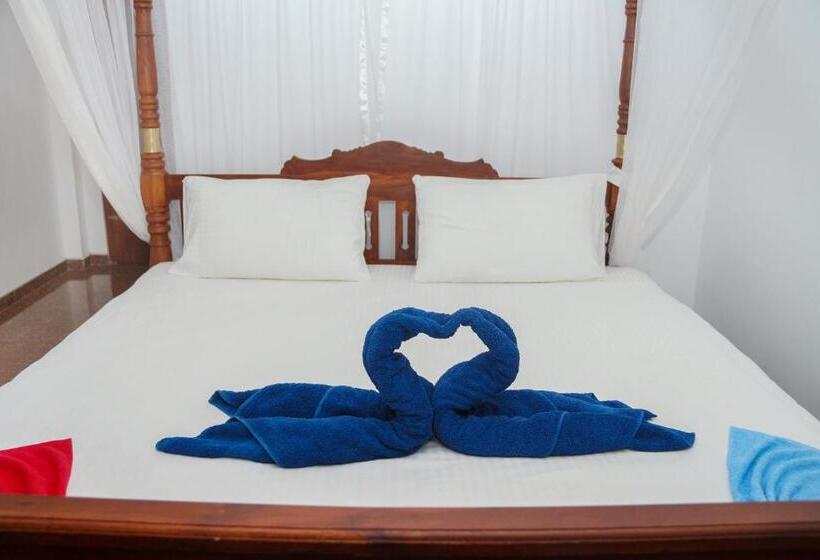 펜션 Tithira Guest House