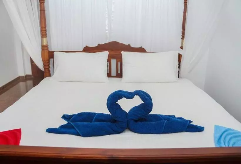 ペンション Tithira Guest House