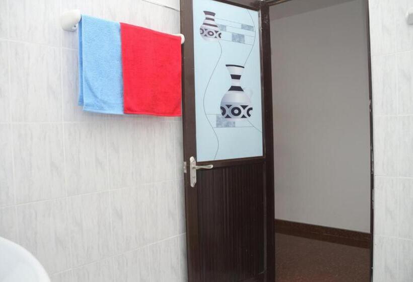 펜션 Tithira Guest House