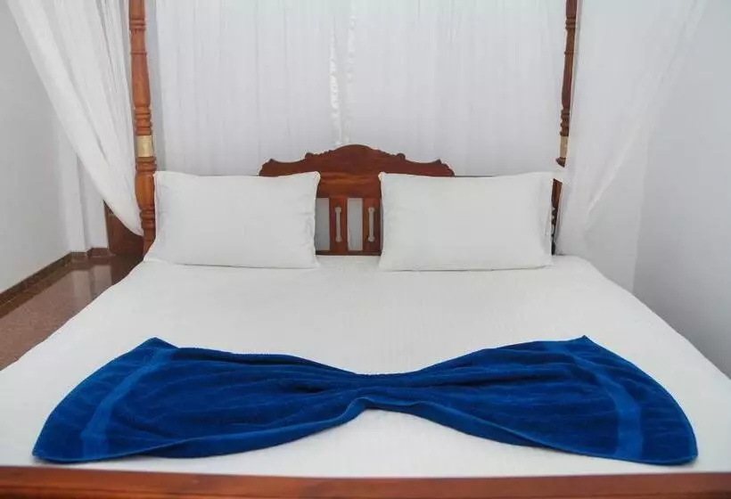 ペンション Tithira Guest House