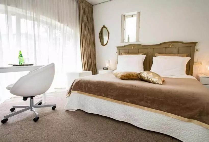 ユースホステル Restaurant Taverne