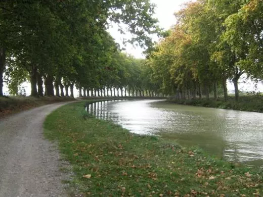 پانسیون Chateau Du Comte