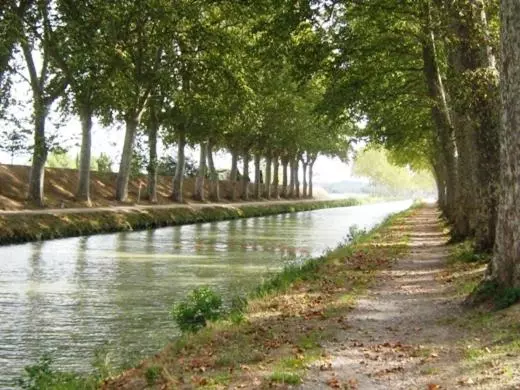 پانسیون Chateau Du Comte