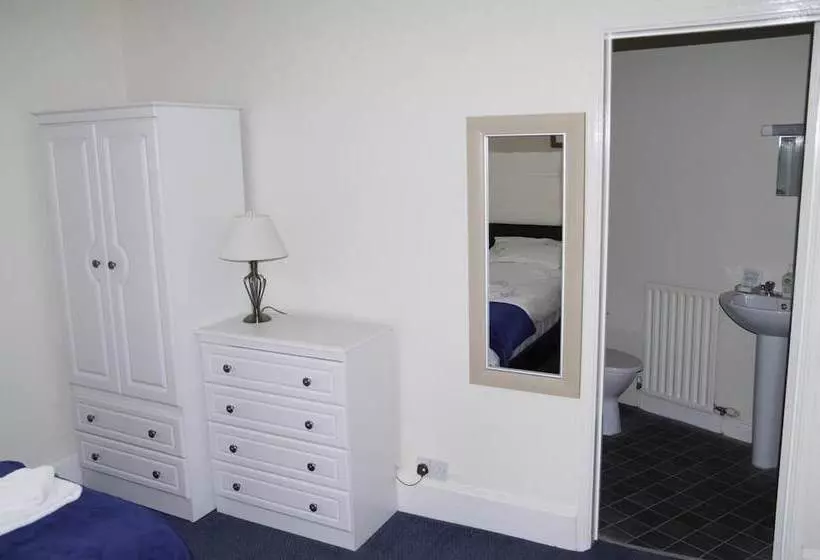 Majatalo Fourways Guest House