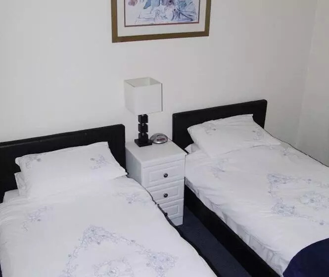 Majatalo Fourways Guest House