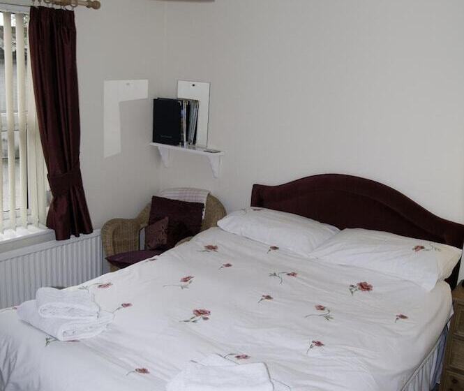 بنسيون Fourways Guest House