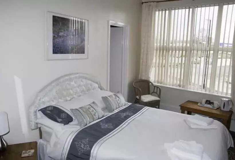 Majatalo Fourways Guest House