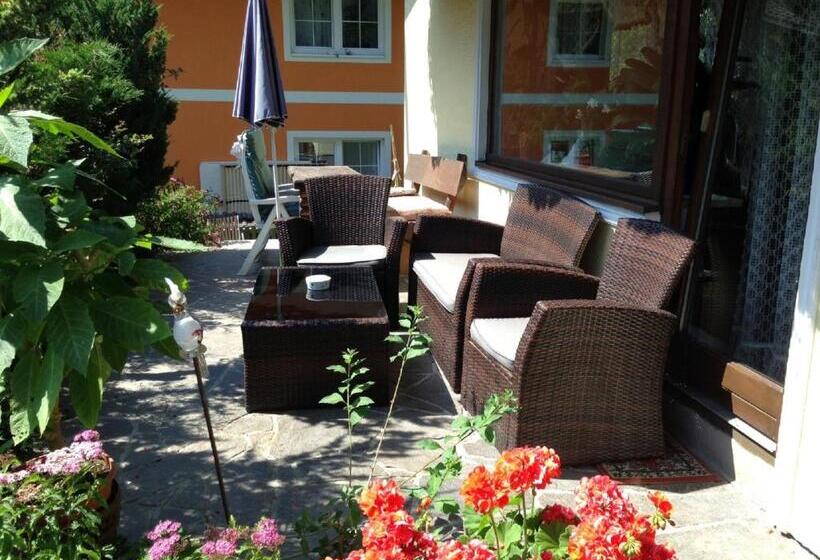 پانسیون Haus Tenk