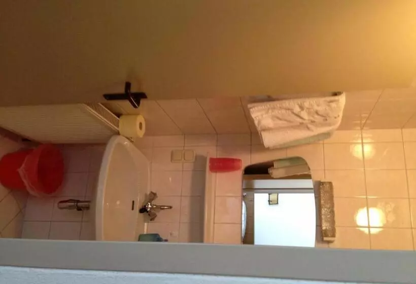 ペンション Haus Tenk