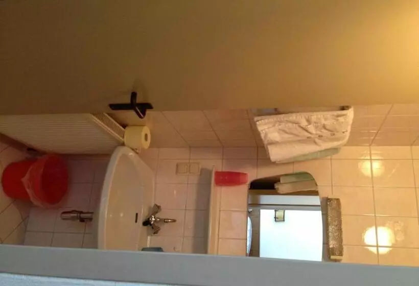 ペンション Haus Tenk