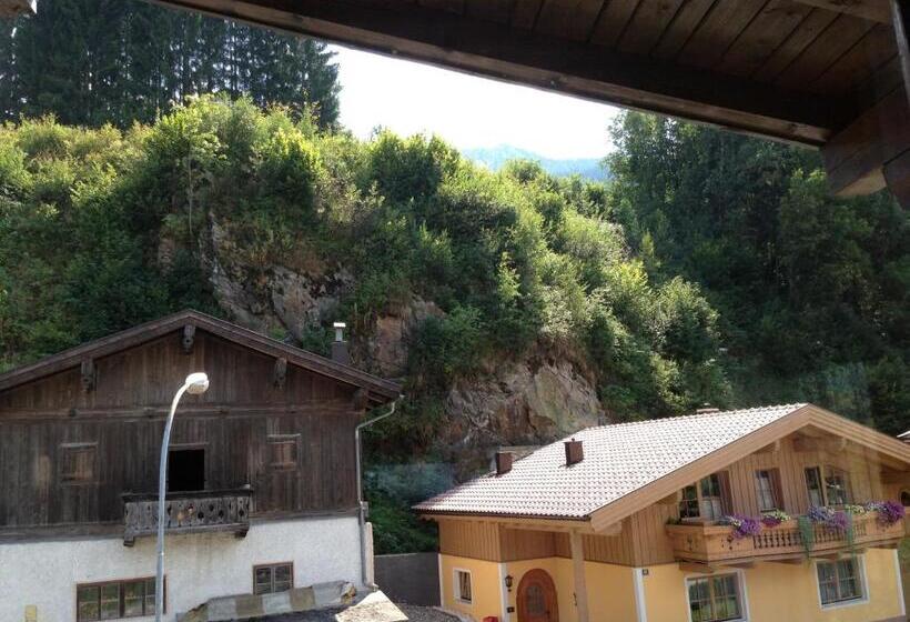 پانسیون Haus Tenk