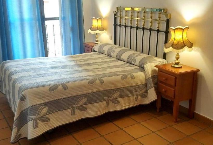 ペンション Hostal Altamira Guadalupe