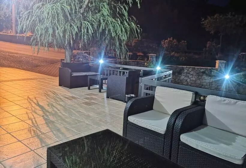 پانسیون La Pietra Family