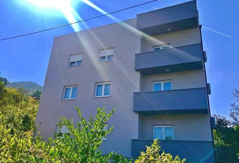 پانسیون La Pietra Family