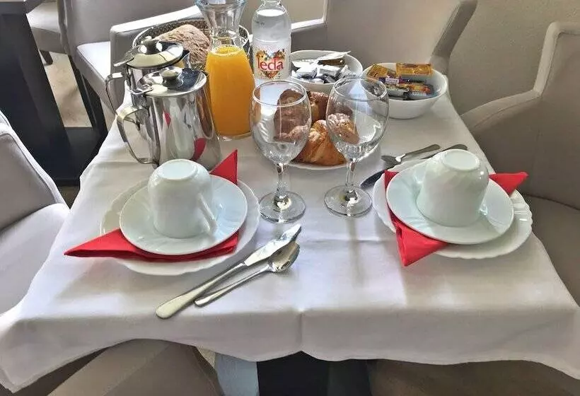 پانسیون La Pietra Family