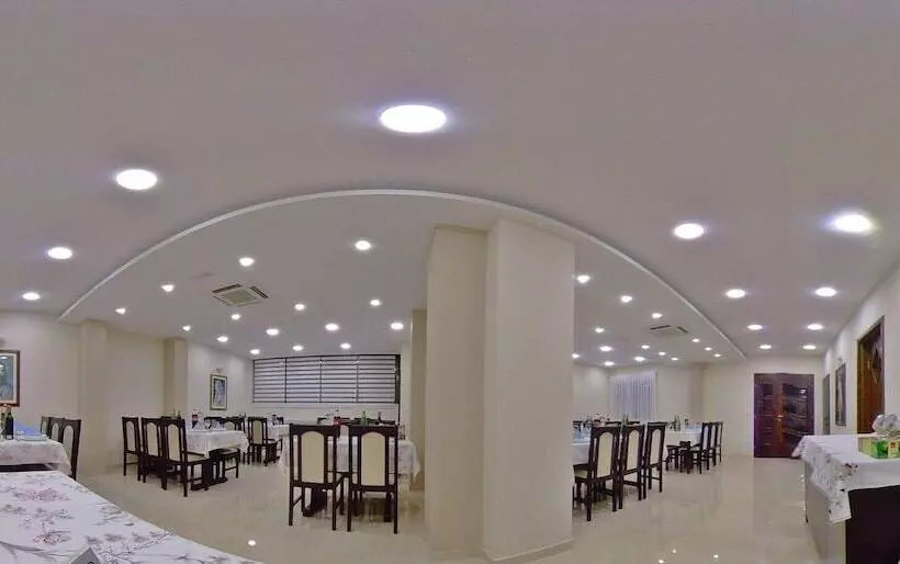 پانسیون La Pietra Family