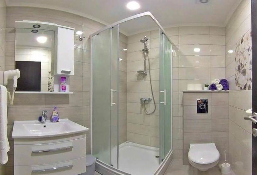 پانسیون La Pietra Family