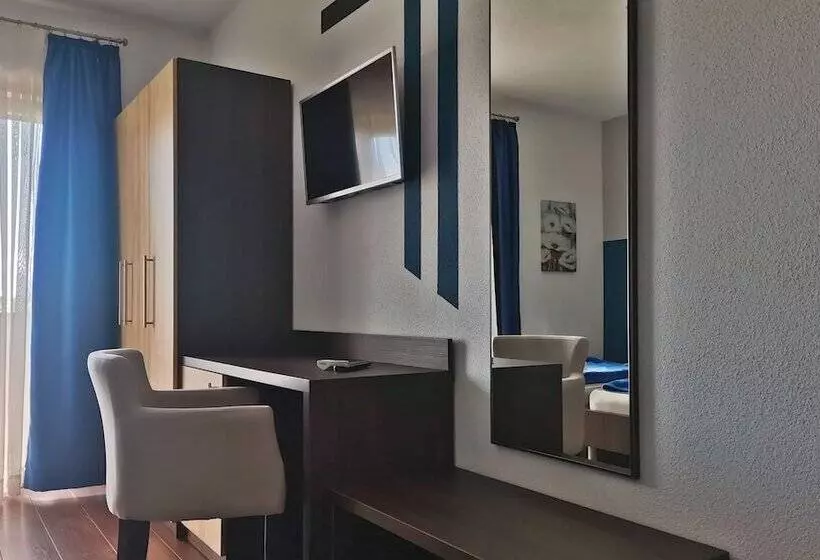 پانسیون La Pietra Family