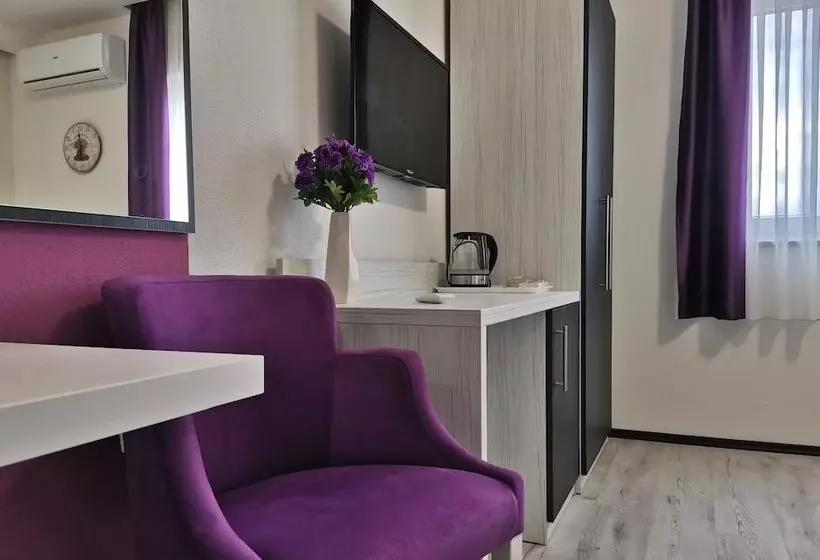 پانسیون La Pietra Family