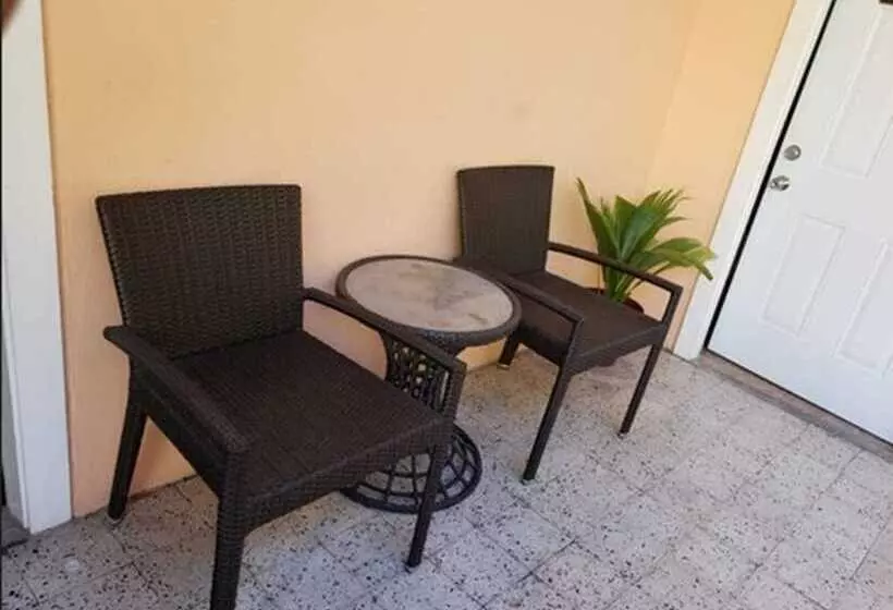 Majatalo Midtown Guest House