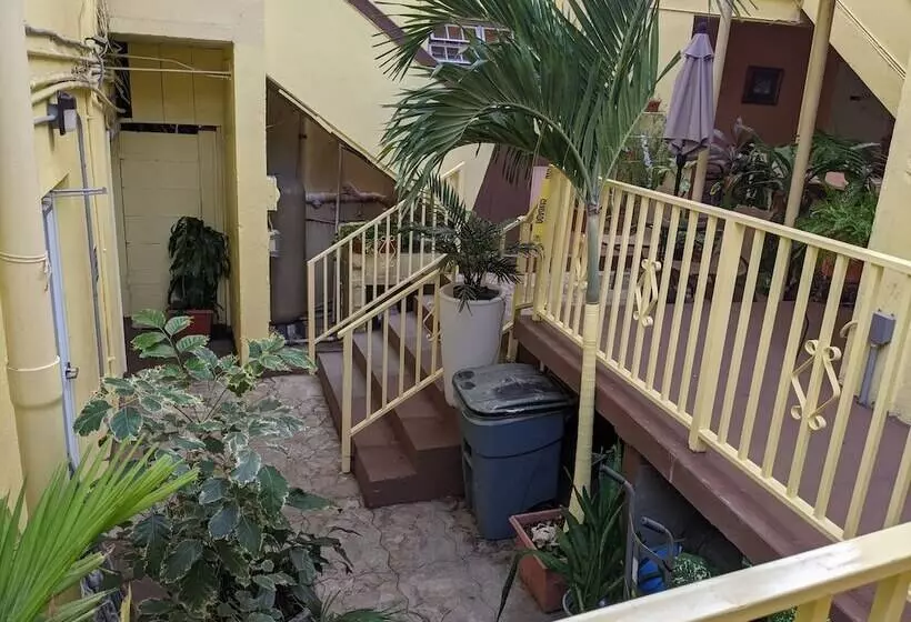 Majatalo Midtown Guest House