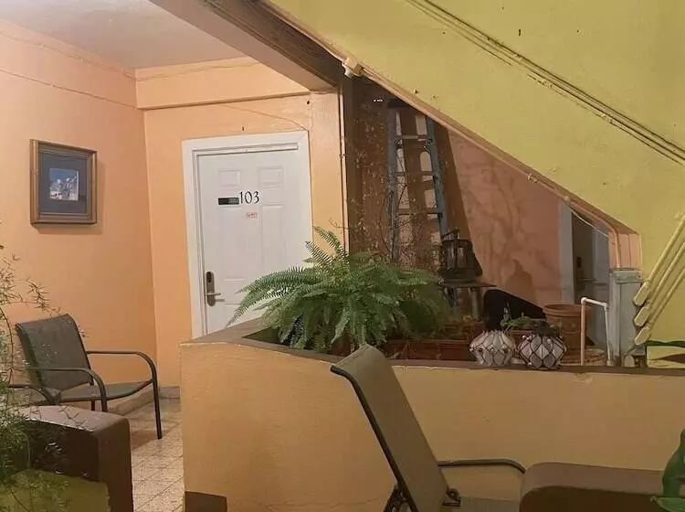 Majatalo Midtown Guest House