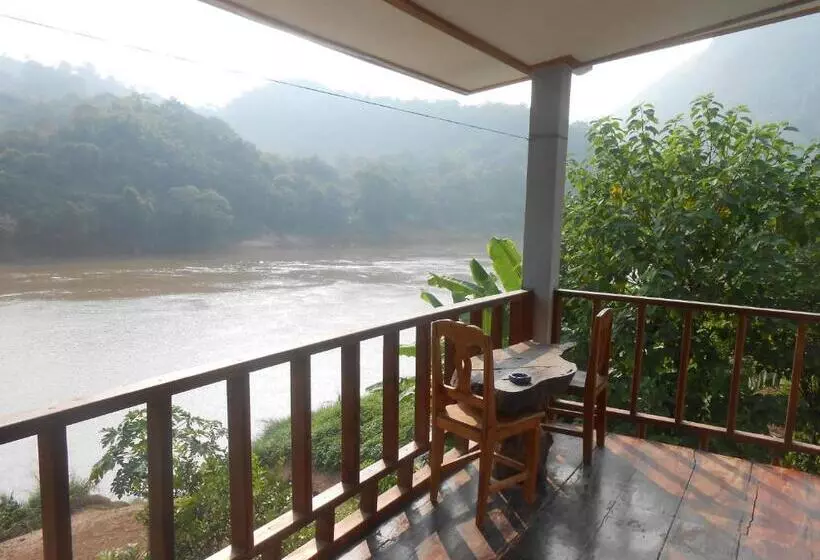 پانسیون Nam Ou River Lodge