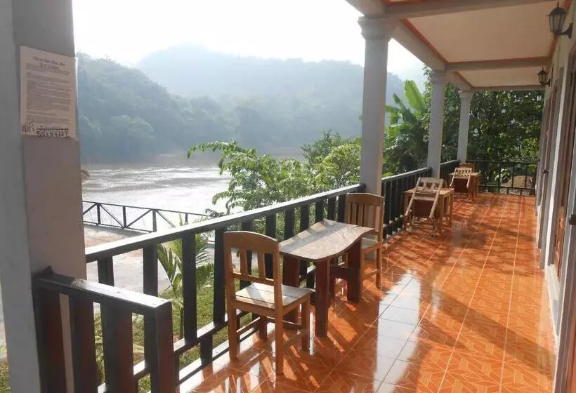 پانسیون Nam Ou River Lodge