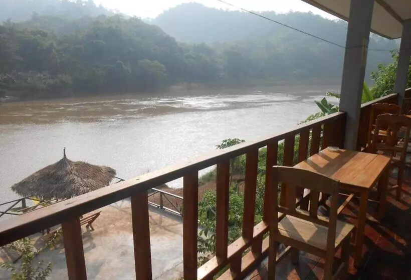 پانسیون Nam Ou River Lodge