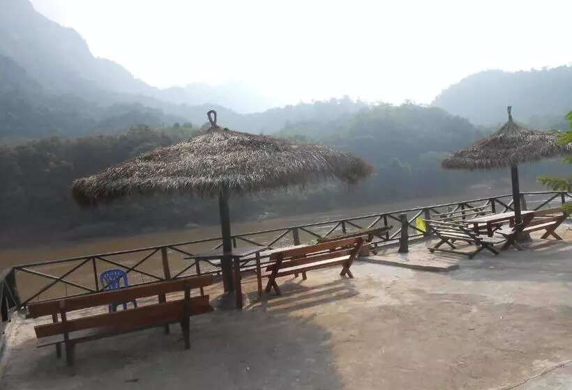 پانسیون Nam Ou River Lodge