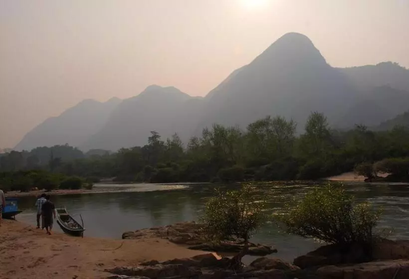 پانسیون Nam Ou River Lodge