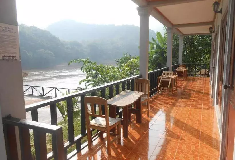 پانسیون Nam Ou River Lodge