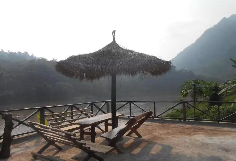 پانسیون Nam Ou River Lodge