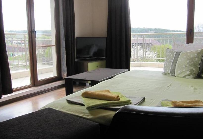 פנסיון Neli Sea Villa