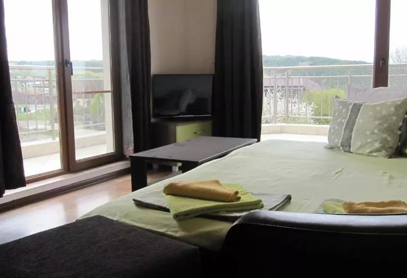 ペンション Neli Sea Villa