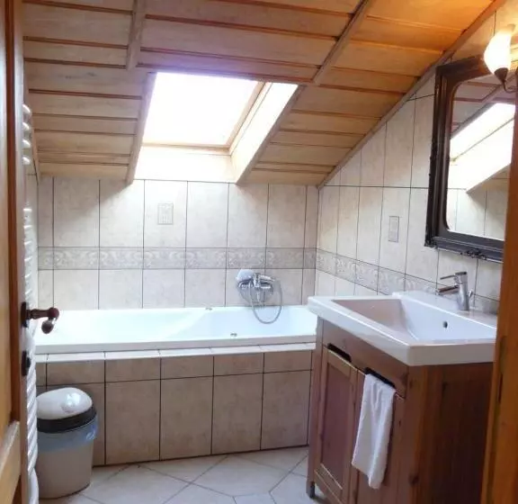 پانسیون Tölgyfakuckó Apartman