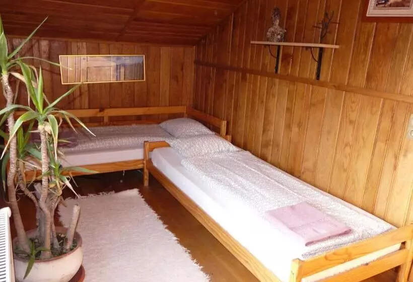 پانسیون Tölgyfakuckó Apartman
