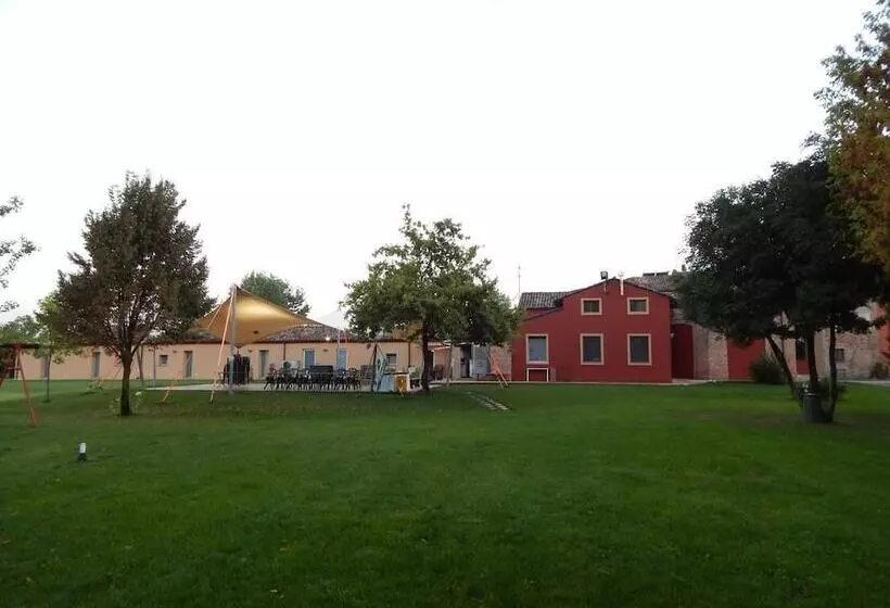 ホテル Agriturismo Battibue