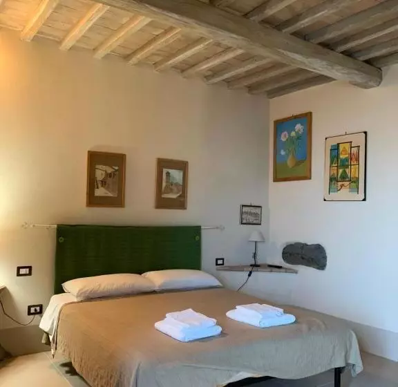 Hotelli Agriturismo Borgo Pirolino