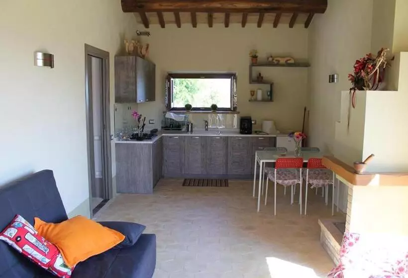 Hotelli Agriturismo Borgo Pirolino