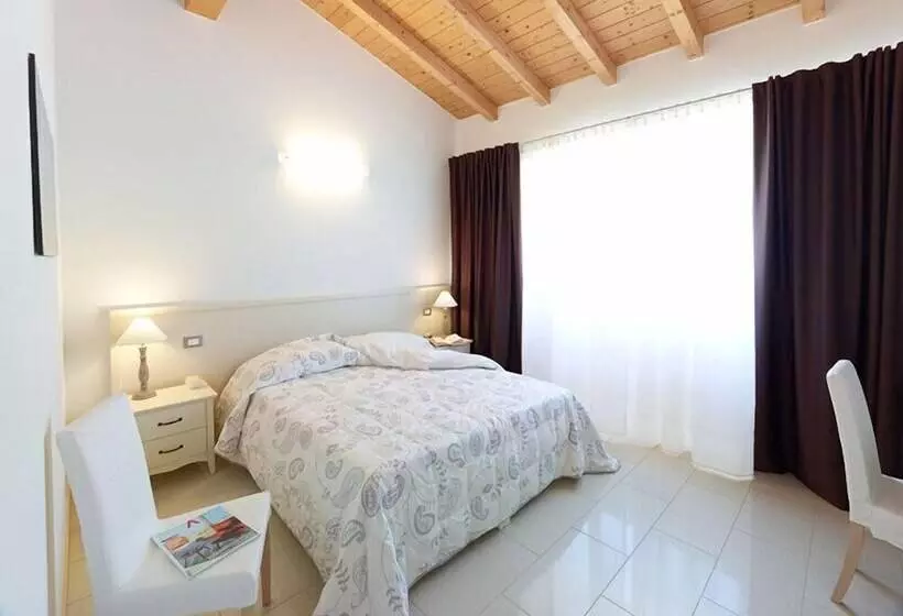 ホテル Agriturismo Camparella