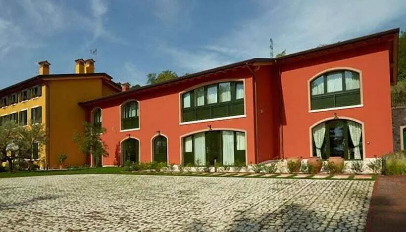ホテル Agriturismo Camparella