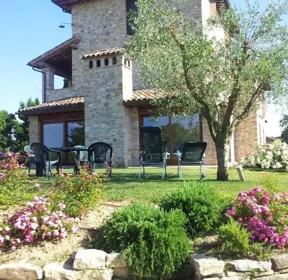 Hotelli Agriturismo La Torraccia