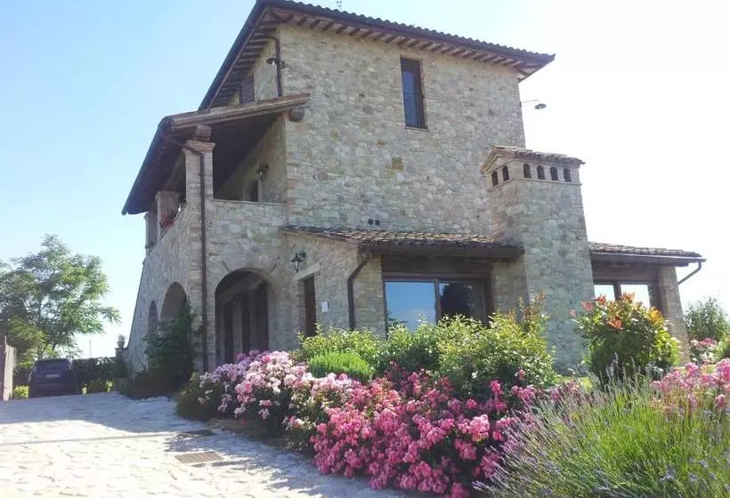 Hotelli Agriturismo La Torraccia