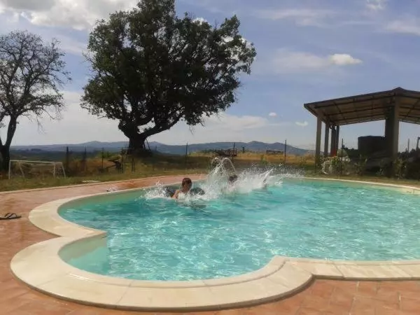 ホテル Agriturismo Santa Chiara