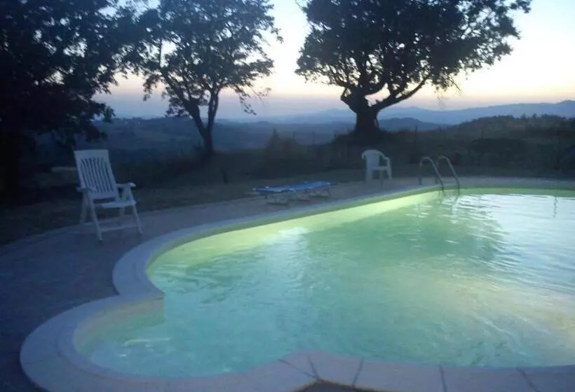 ホテル Agriturismo Santa Chiara