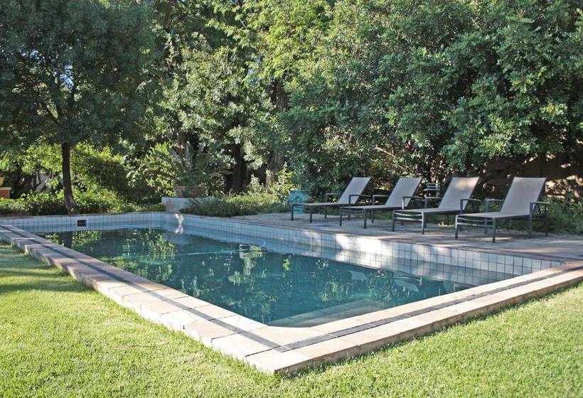 بنسيون De Langenhof Guest House