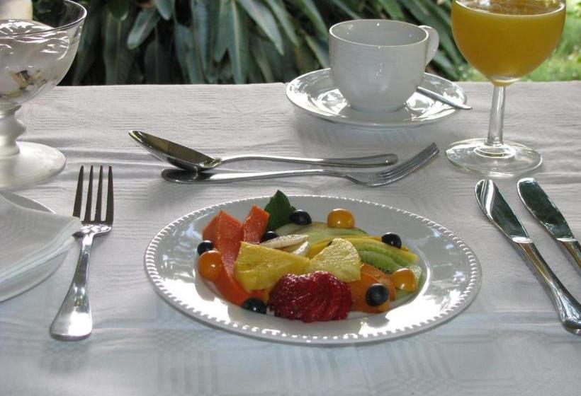 بنسيون De Langenhof Guest House