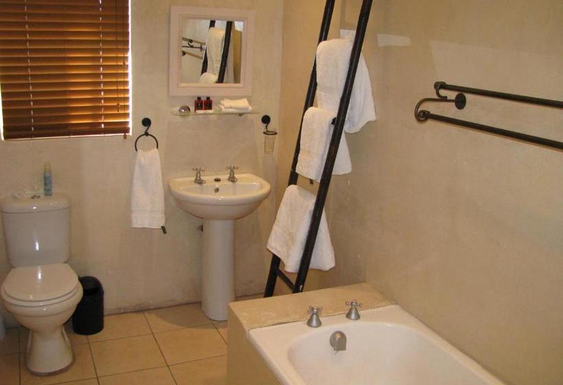 بنسيون De Langenhof Guest House