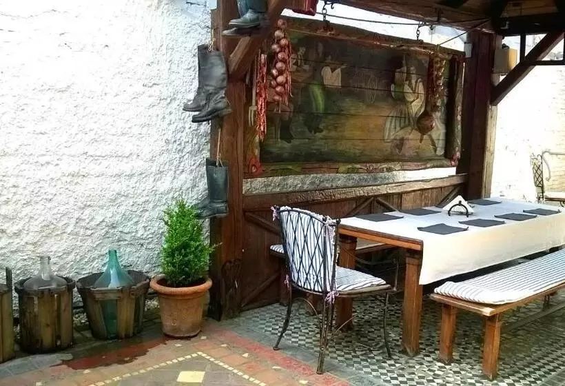 پانسیون Penzion A Restauracia Toldi